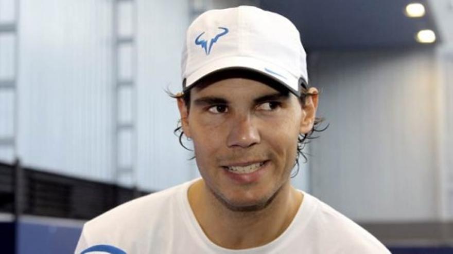 Rafa Nadal vuelve a los entrenamientos en pista