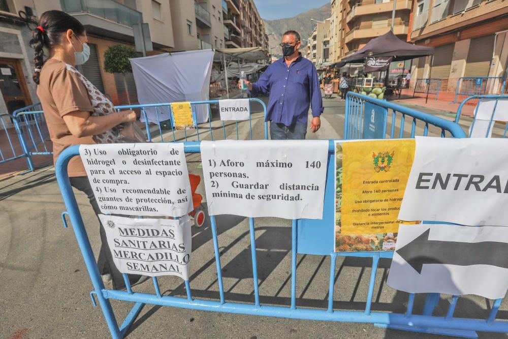 Control de temperatura en el mercadillo de Callosa de Segura por parte de la Policía Local