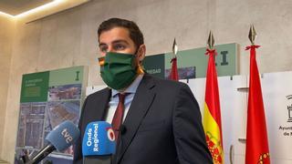 El PP y Cs apoyan la propuesta de Vox para que suene el himno de España en las escuelas públicas de Murcia