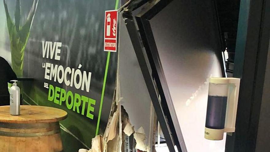 Estado en que quedó uno de los recreativos asaltados. | L. O.