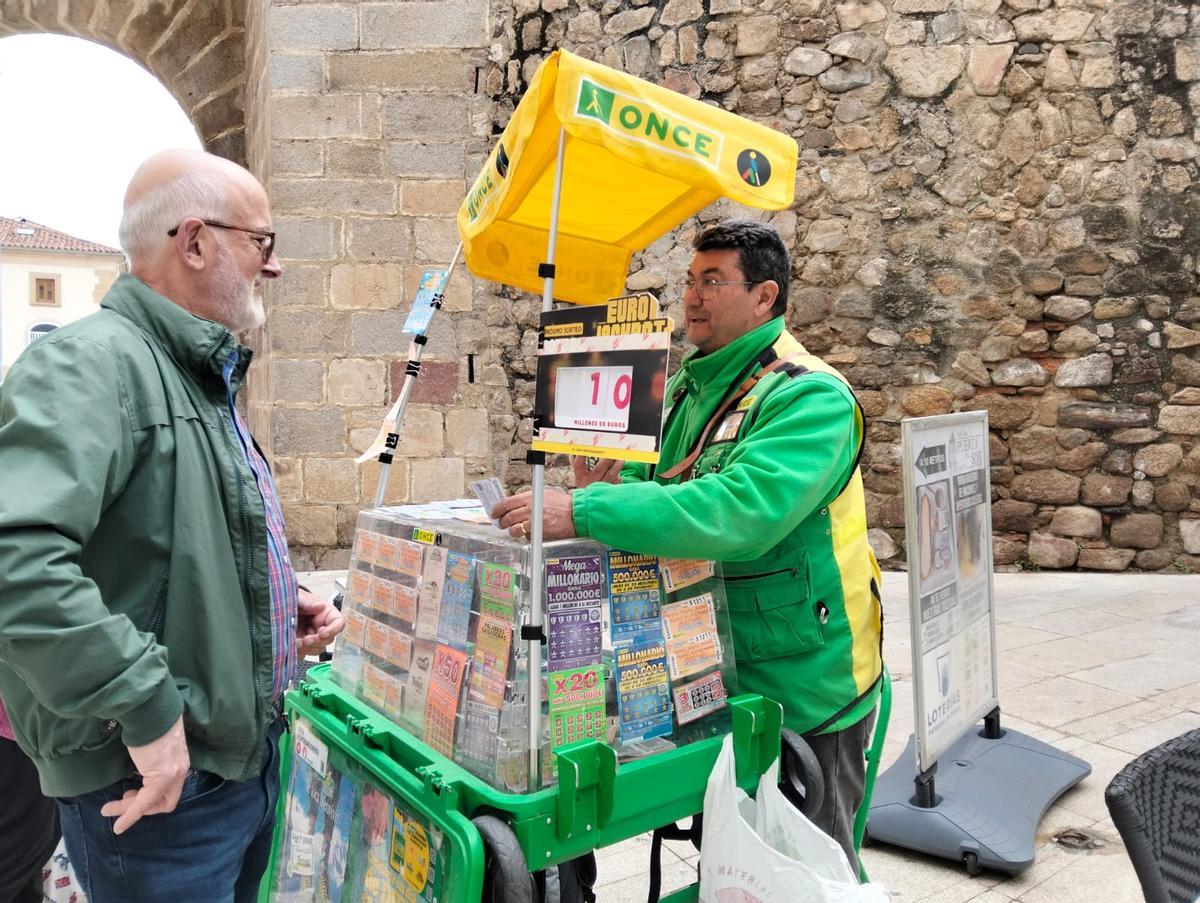 La ONCE reparte 70.000 euros en Plasencia gracias a dos cupones premiados con 35.000 euros.