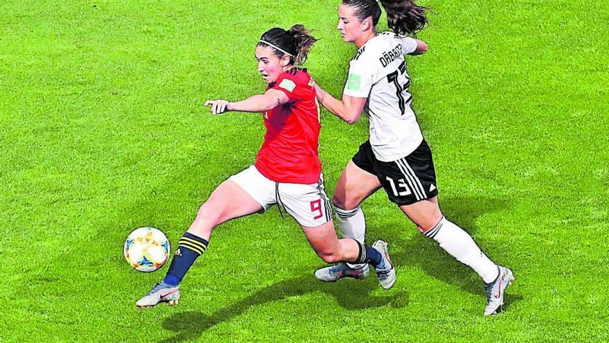 Mariona Caldentey conduce el esférico en el partido del pasado miércoles ante Alemania.