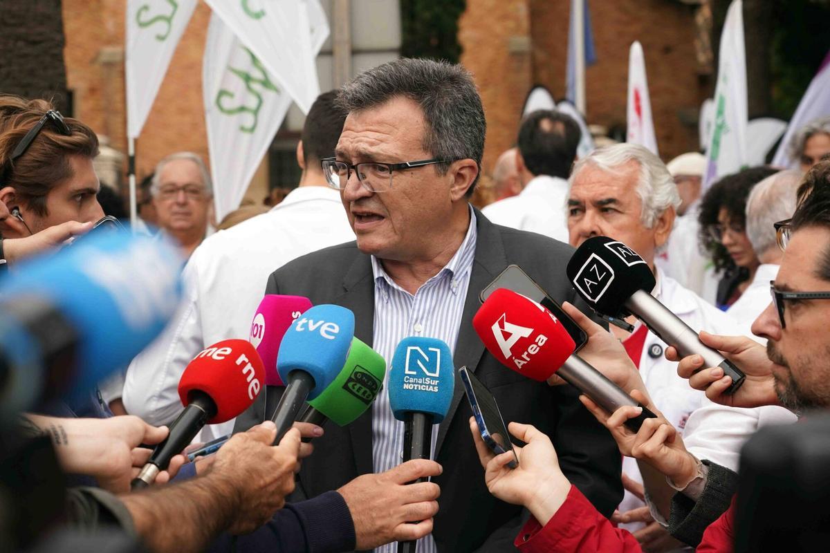 Médicos de toda Andalucía toman las calles de Málaga para reclamar un Estatuto Marco propio