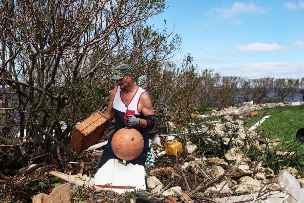 Hurricane Ian makes landfall in southwestern Florida