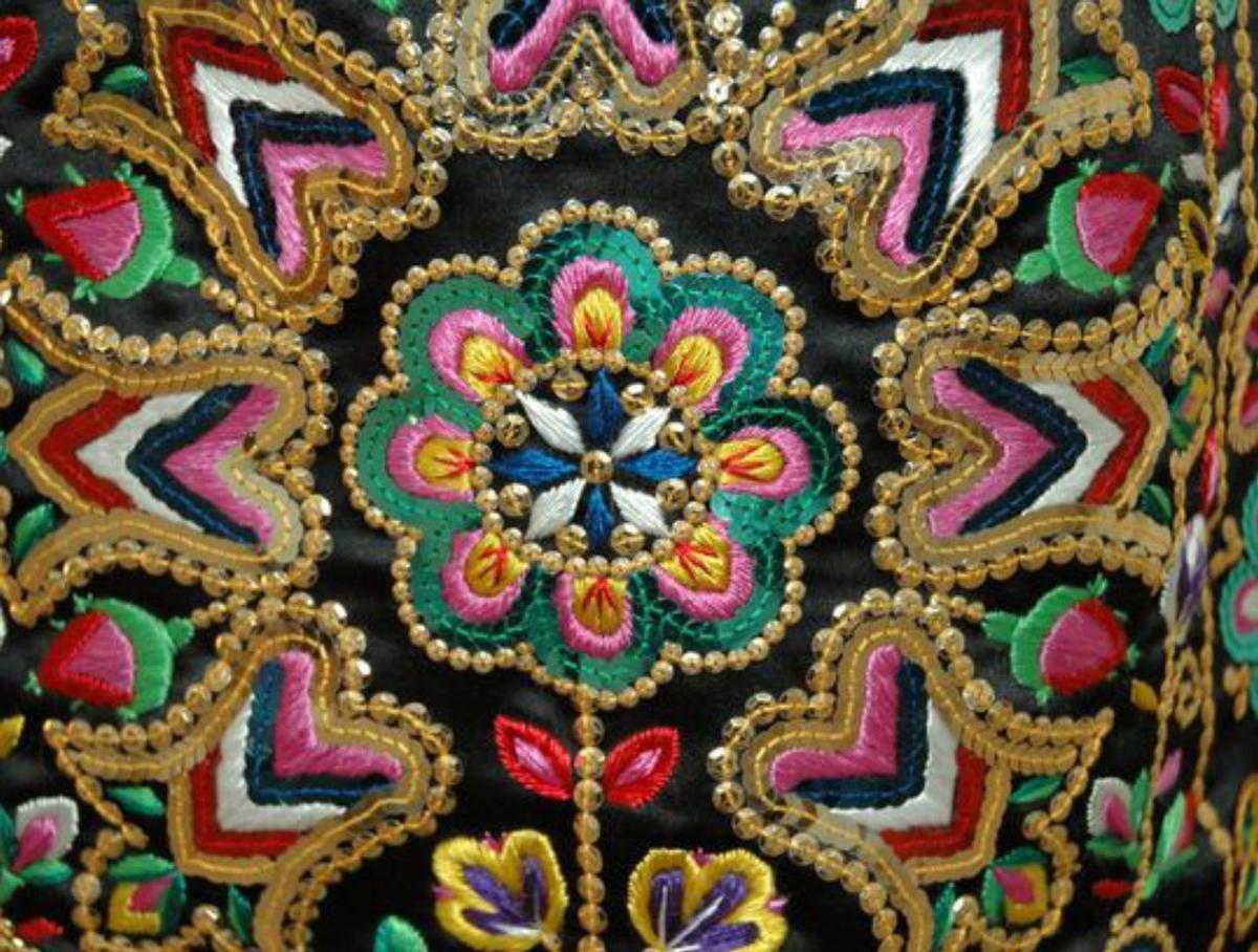 Taller de Bordados y algunas de sus creaciones