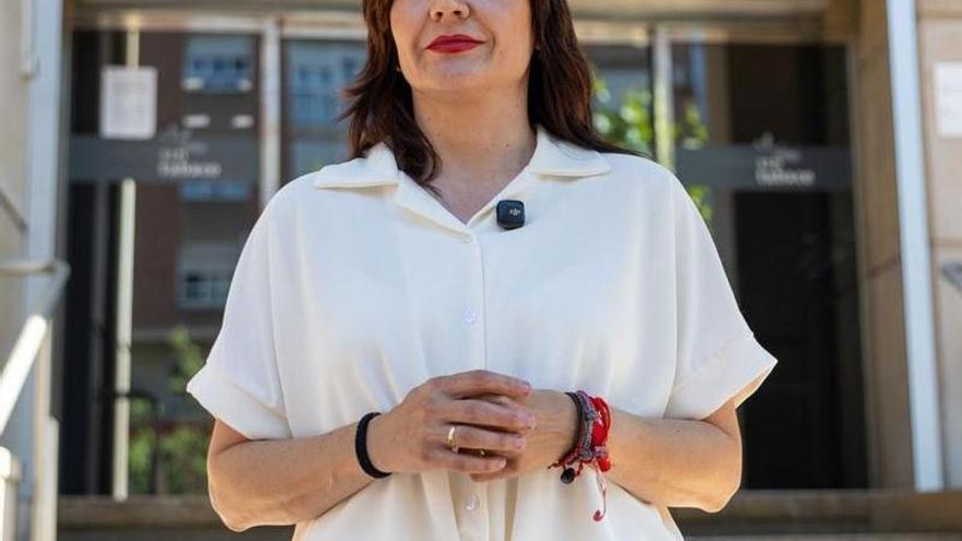 El PSOE no da ni cien días a la nueva consejera de Salud: "No puede asumir el cargo"