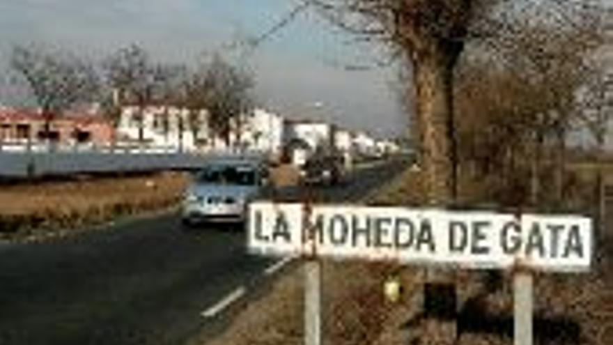 Los empresarios piden mejoras en la carretera de La Moheda