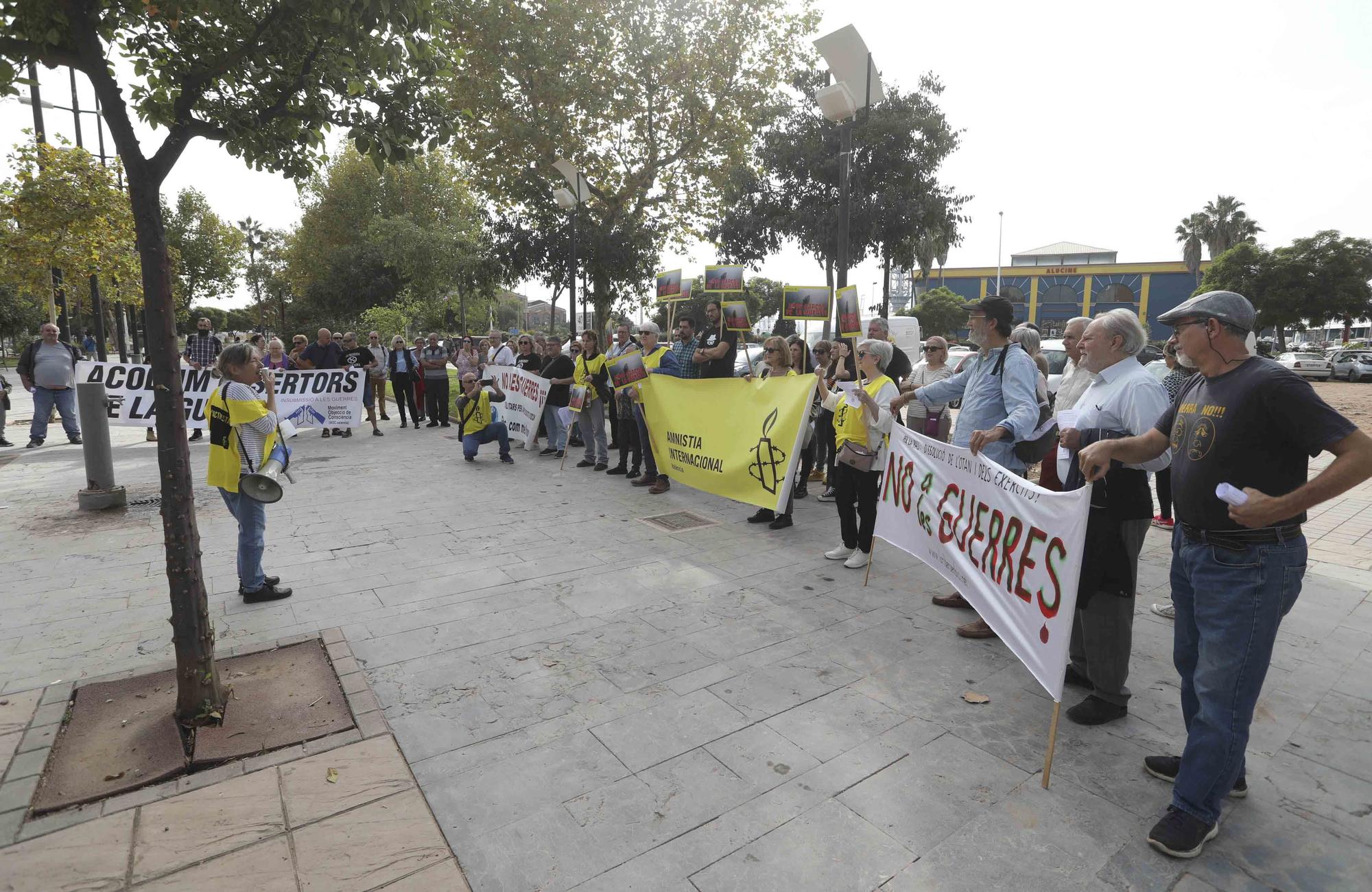 Protesta por la llegada de un barco saudí al Port de Sagunt.