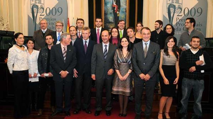 Foto de &quot;familia&quot; de los premiados en el campo de la cultura, el arte y la investigación.