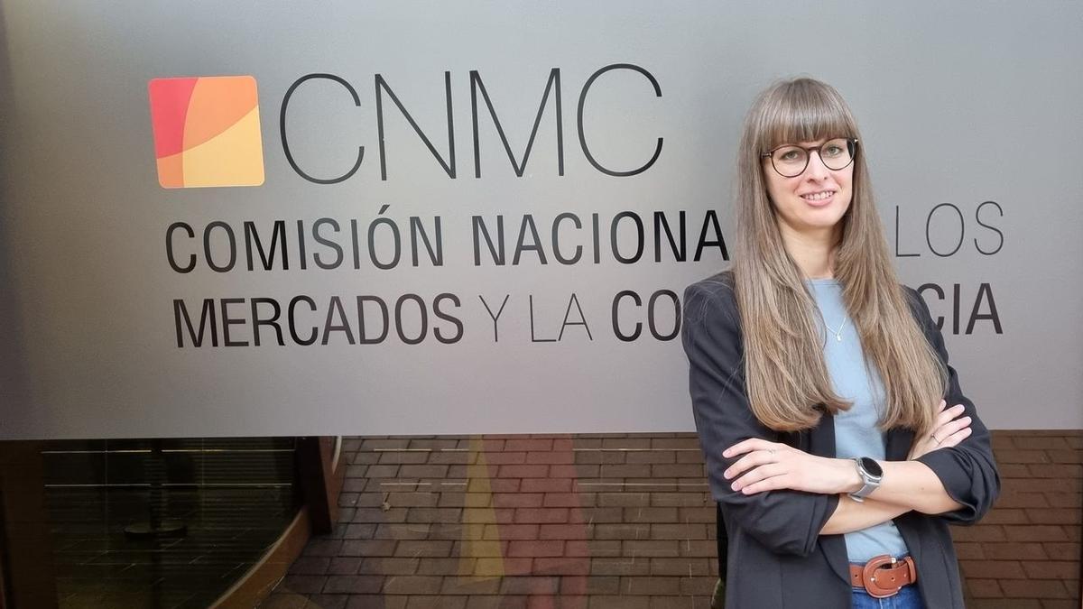 Laura Montolio Breva trabaja en Barcelona en la CNMC.