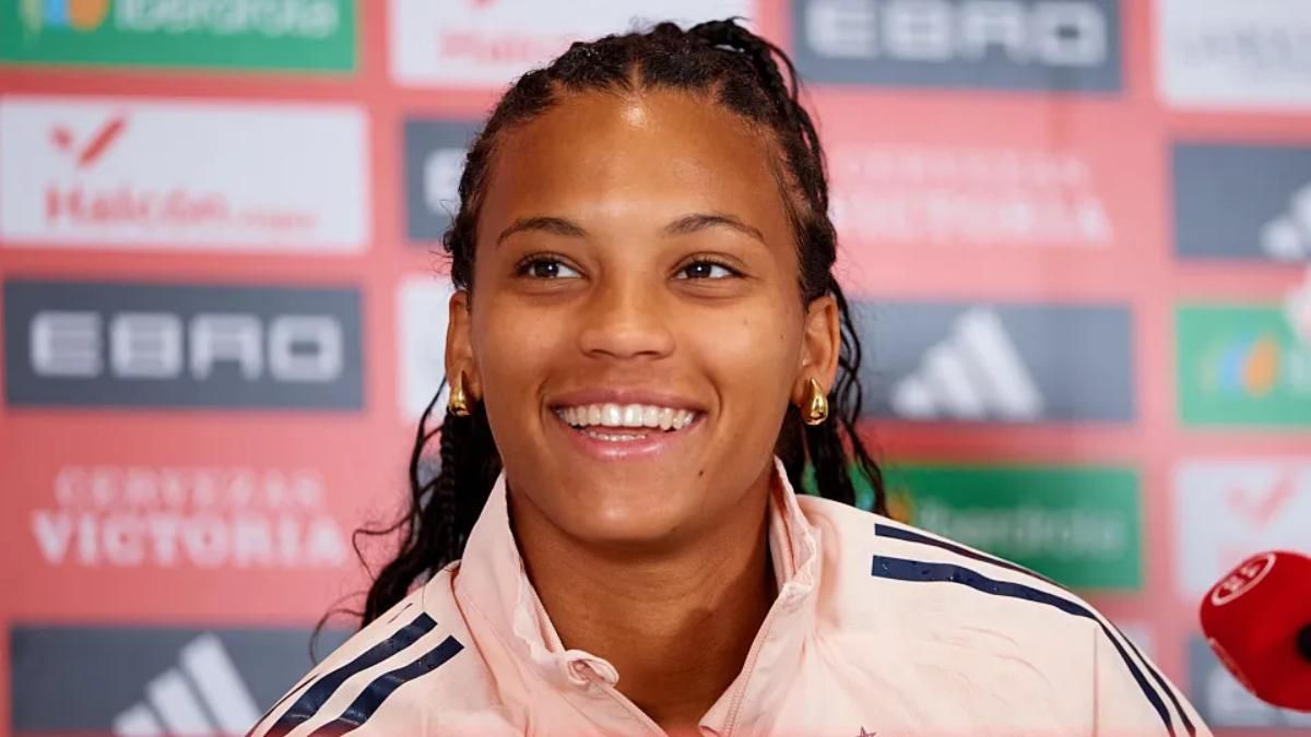 Vicky López: "Es muy bonito que haya tanta gente apoyándonos"