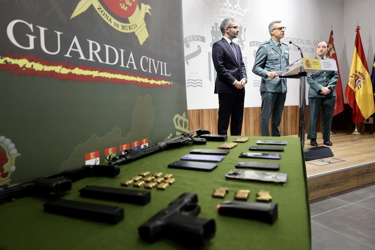 El delegado del Gobierno y la Guardia Civil, en rueda de prensa este viernes