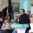 Arnaldo Otegi y Pello Otxandiano participan en un acto de campaña en Santurce