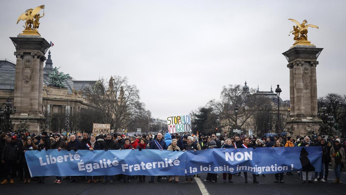 Manifestación contra la nueva ley de inmigración francesa en París.