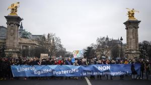 Manifestación contra la nueva ley de inmigración francesa en París.