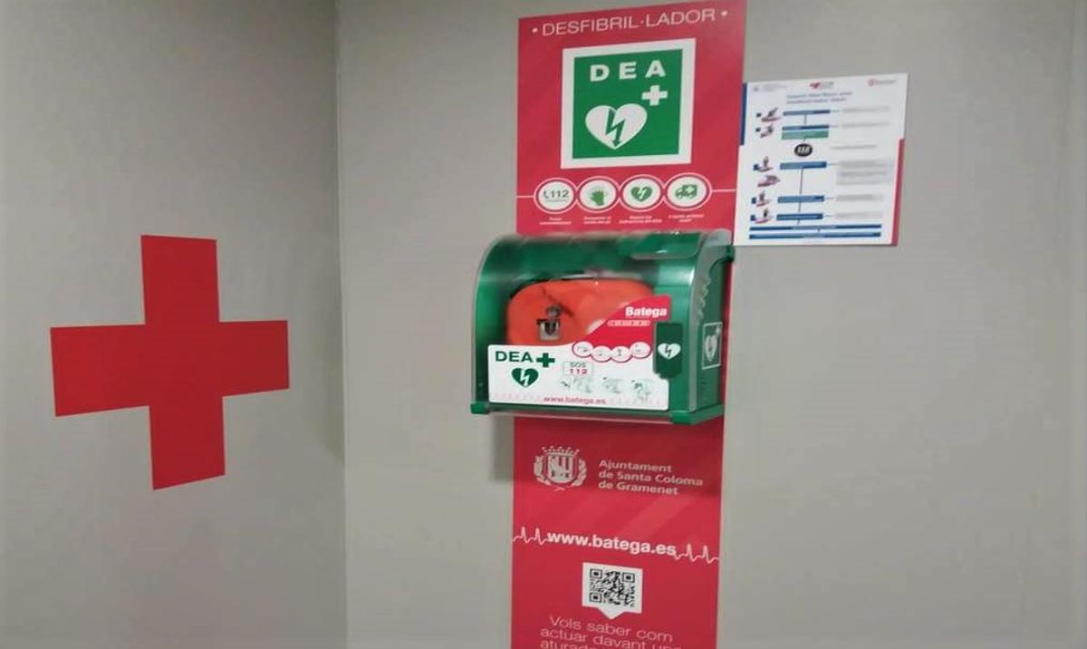Santa Coloma incorpora cinc nous ‘espais cardioprotegits’ Santa Coloma incorpora cinc nous ‘espais cardioprotegits’