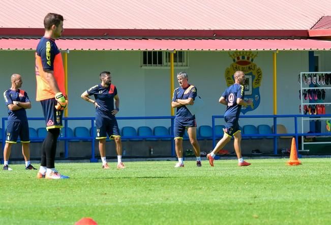 Entrenamiento UD Las Palmas en Barranco Seco ...