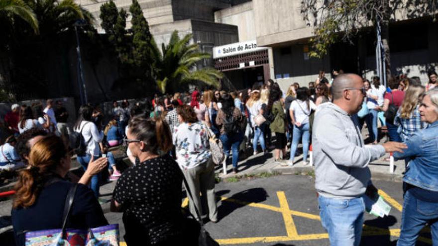 Estudiantes en un centro educativo de Canarias en una imagen de archivo.