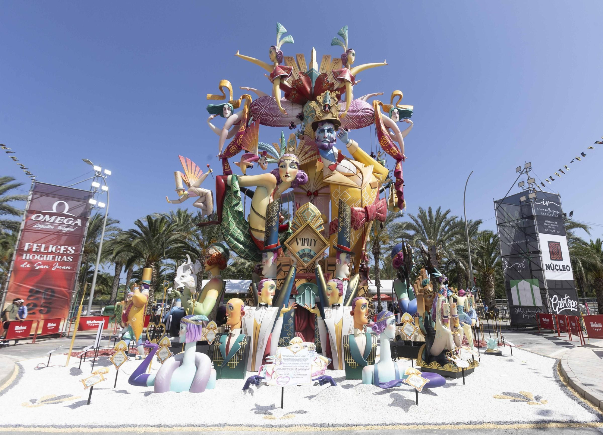Baver - Els Antigons gana por primera vez el premio a la mejor hoguera de Alicante