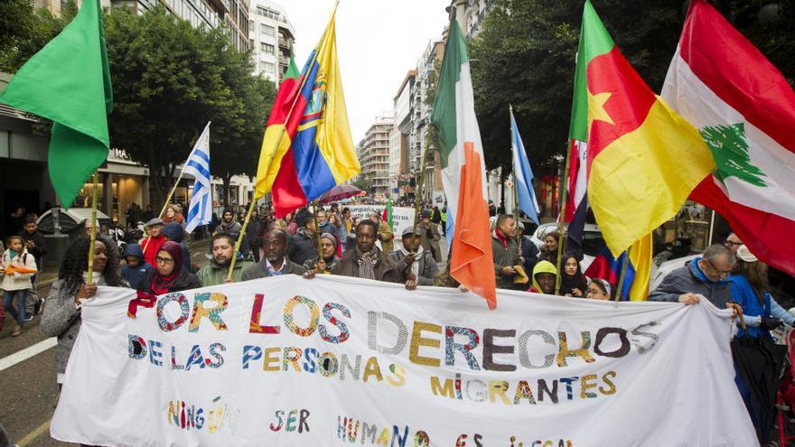 Valencia pide el cierre de los CIE y la apertura de fronteras