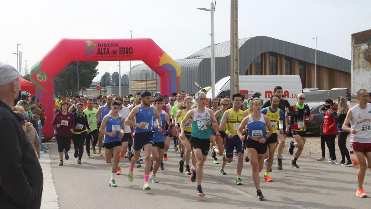 El recorrido de la prueba fue de 5,7 Km con salida y llegada frente al ayuntamiento. | SERVICIO ESPECIAL