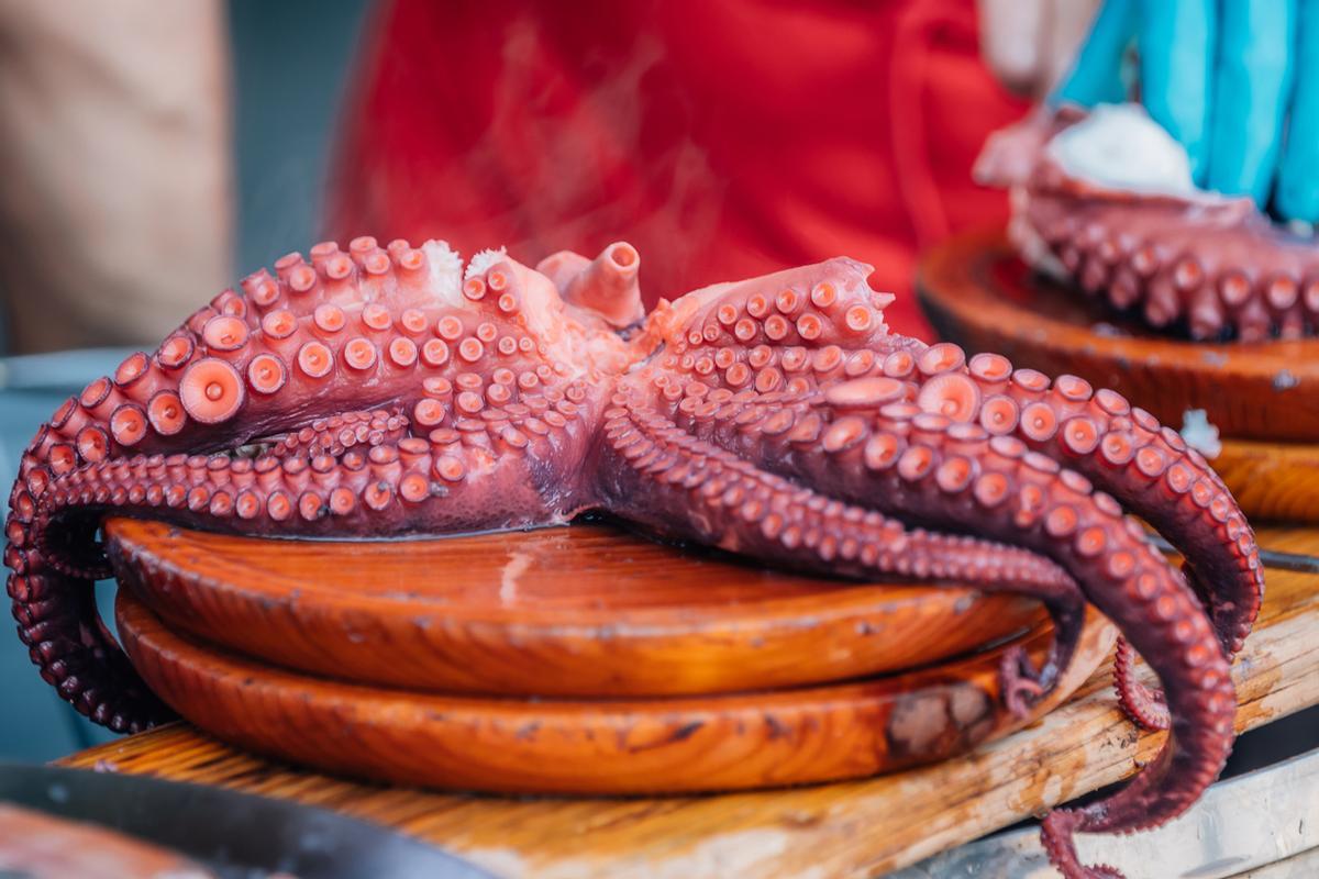 En esta feria se sirven más de 40.000 kilos de pulpo.