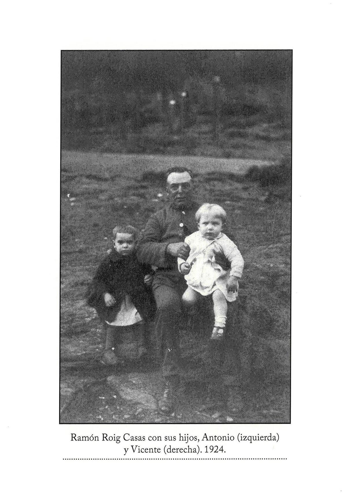 Antonio Roig Llivi (izquierda) junto a su padre Ramón y su hermano Vicente.