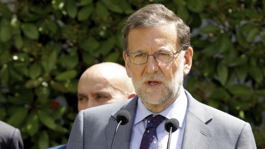 Rajoy sobre el debate a 4: &quot;A quién Dios se la dé, San Pedro se la bendiga&quot;