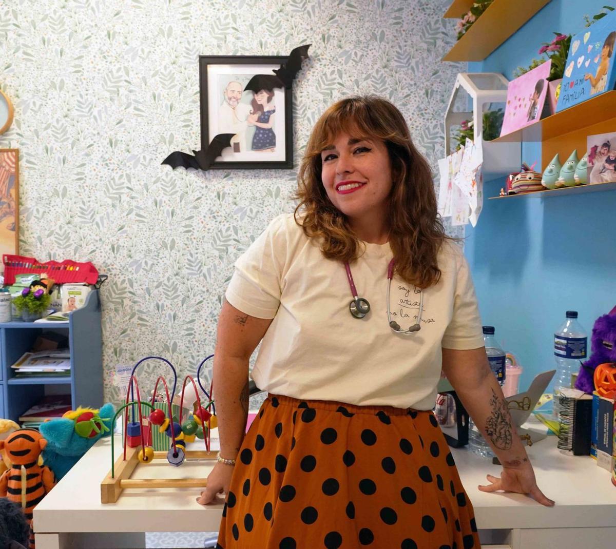 La pediatra Marta Garín en su consulta.