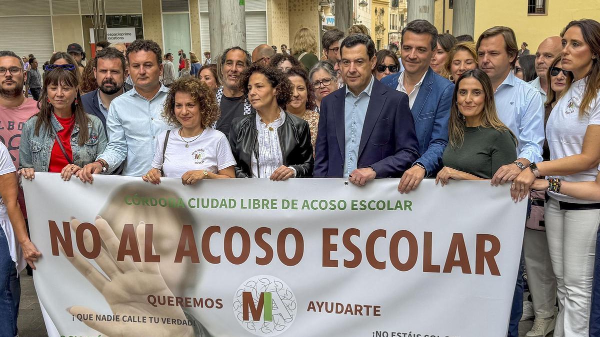 Andalucía se moviliza contra el acoso escolar: la madre de Sandra Peña ...