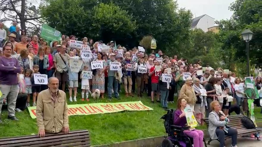 Protesta de los vecinos por el parking del Campillín