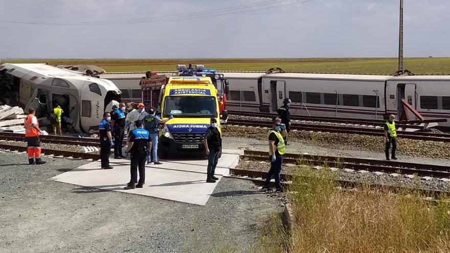 Serveis d&#039;emergència treballen al lloc de l&#039;accident, a La Hiniesta, Zamora