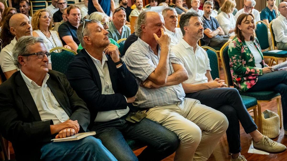 Joan Armangué, a la primera fila de l'acte.