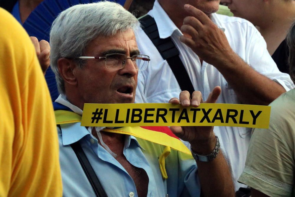 Concentració de suport al detingut per la protesta contra Llarena a Palafrugell