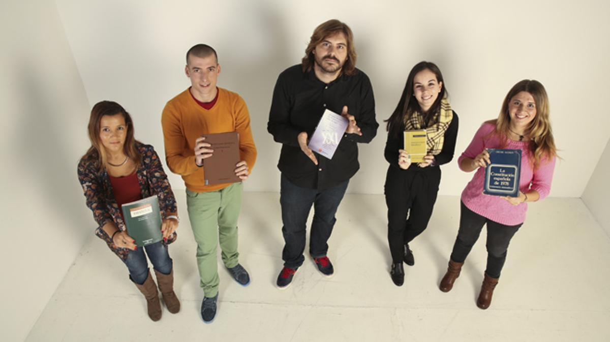 Entre todos. Encuentro con un grupo de jóvenes para hablar de la Transición