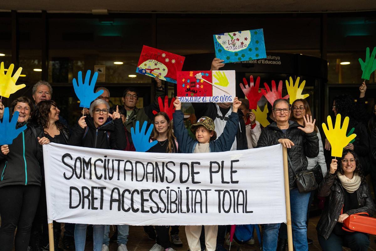 Manifestación de los trabajadores del servicio de interpretación en el ámbito educativo