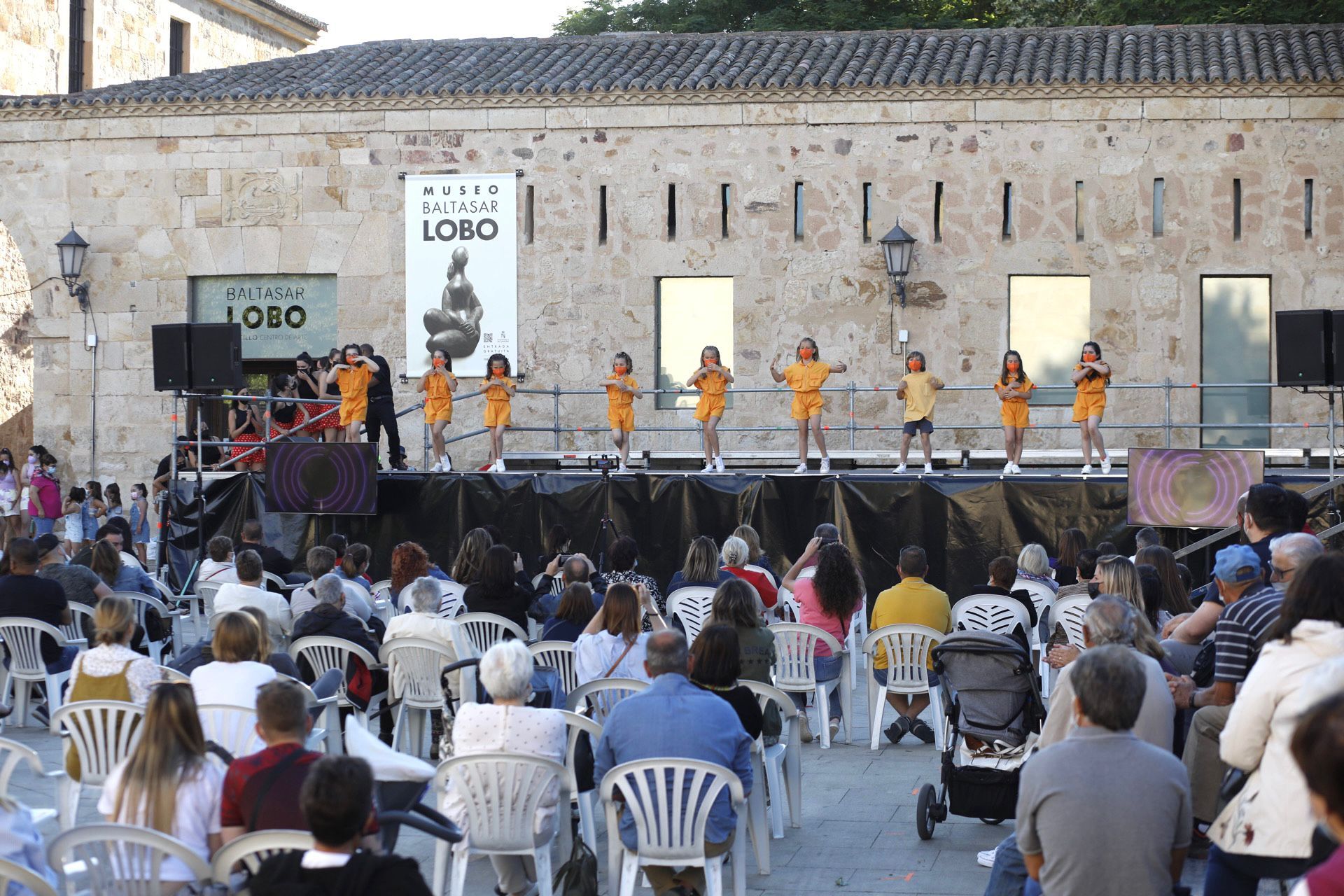 GALERÍA | La escuela de baile Escena pone el ritmo en la plaza de la Catedral