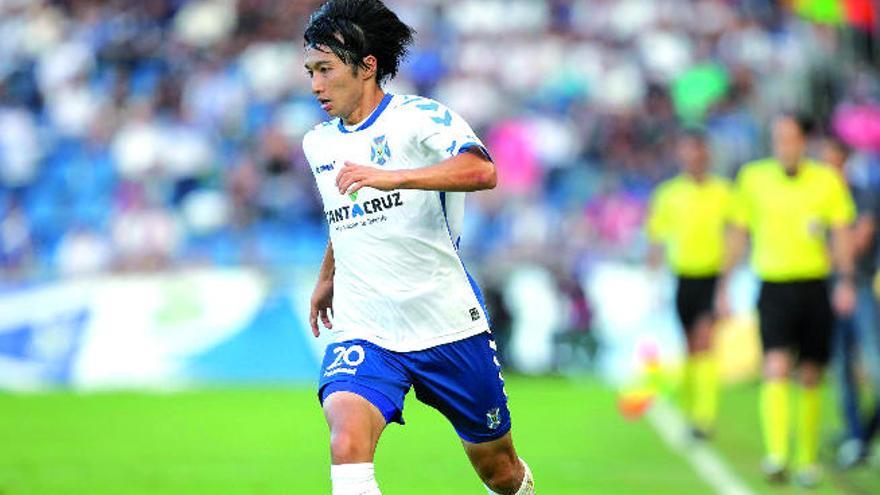 El japonés Gaku Shibasaki, nuevo ídolo de la afición del CD Tenerife.