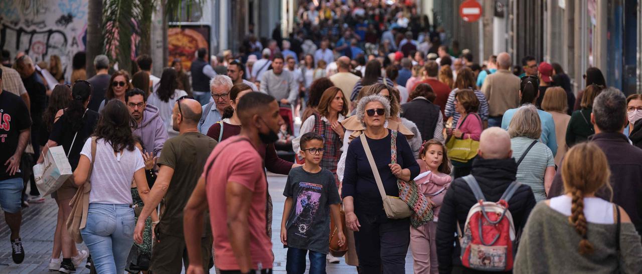 La calle Castillo en una jornada de compras.