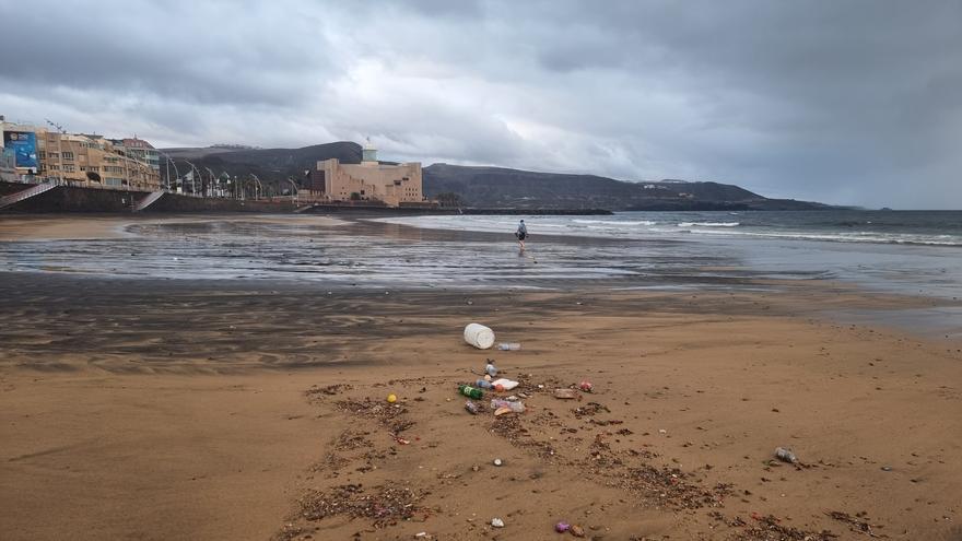 La lluvia refresca Gran Canaria pero sigue el calor