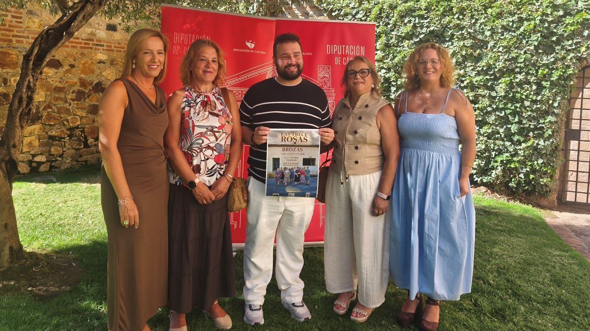 Brozas revive las trece voces que el paredón no logró silenciar hace 87 años: "Más vale morir en pie que vivir de rodillas"