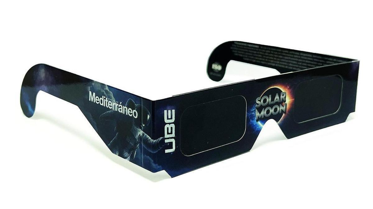 El próximo viernes 31 de julio, las gafas para ver el eclipse solar, gratis con la compra de un ejemplar de Mediterráneo.