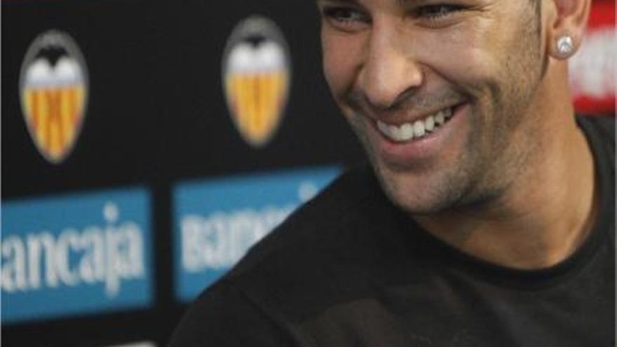 Rami sonríe en la sala de prensa de Paterna.