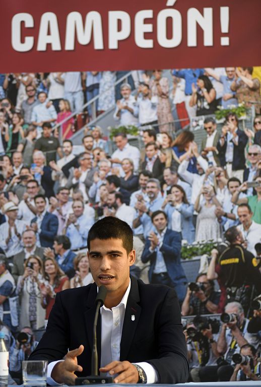 Carlos Alcaraz, en el recibimiento oficial tras su victoria en el Masters de Madrid