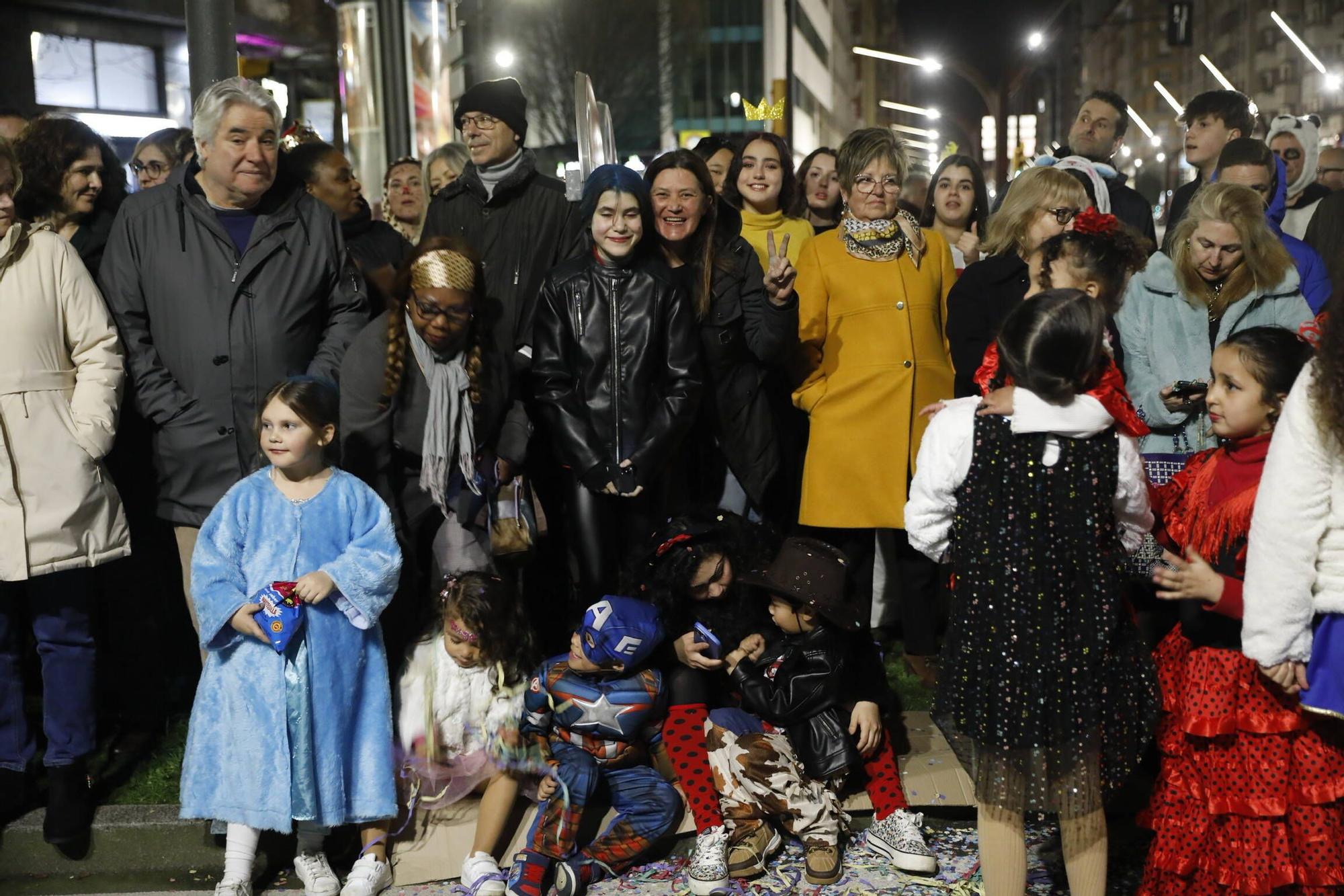 Así fue el multitudinario desfile del Antroxu de Gijón (en imágenes)