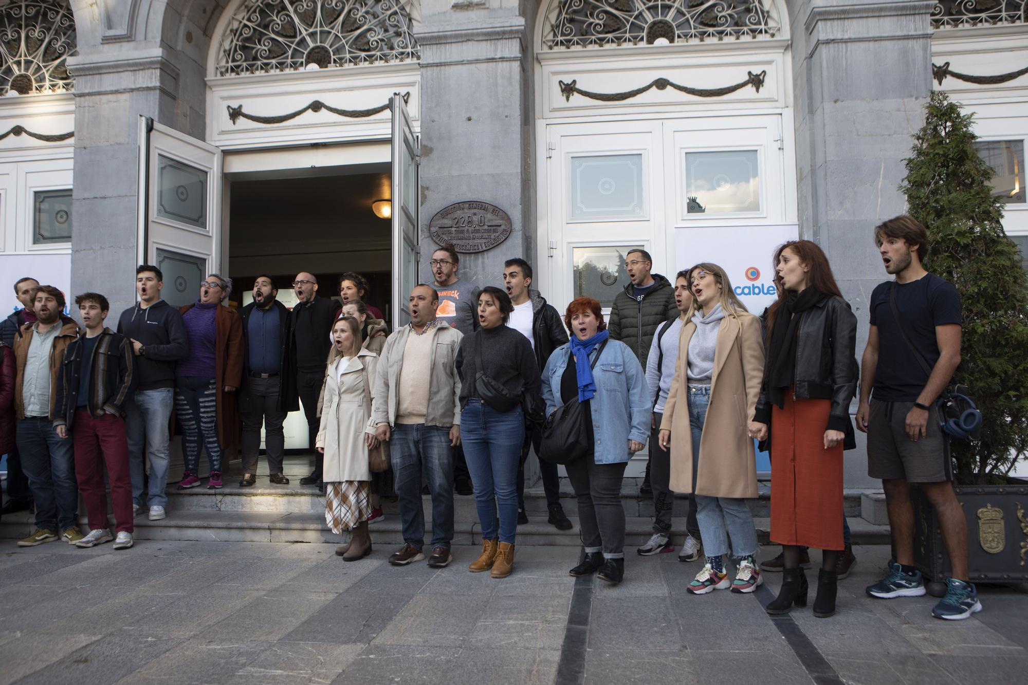 Entrega de la Medalla de Oro de la ciudad a la Fundación Ópera de Oviedo