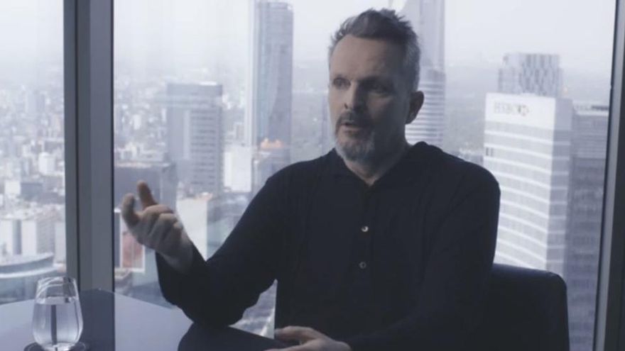 Miguel Bosé «Soc negacionista i ho porto amb el cap ben alt»