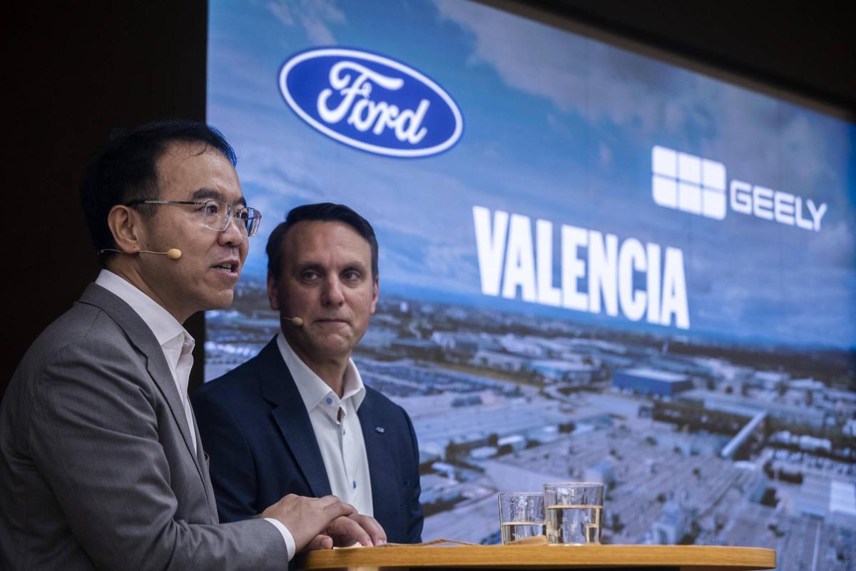 Presentación de la alianza entre Ford y Geely.