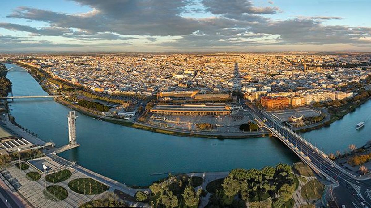 Vista aérea de Sevilla desde el Mirador de la Terraza-Mirador Atalaya en Torre Sevilla