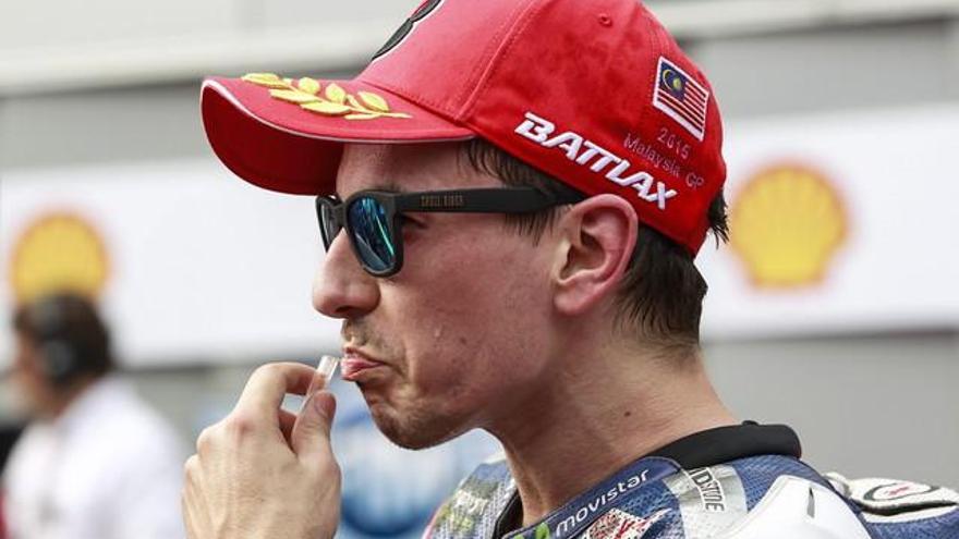 Lorenzo: &quot;¡Una vergüenza!, &#039;Vale&#039; tira a Marc y encima le dan otra oportunidad&quot;